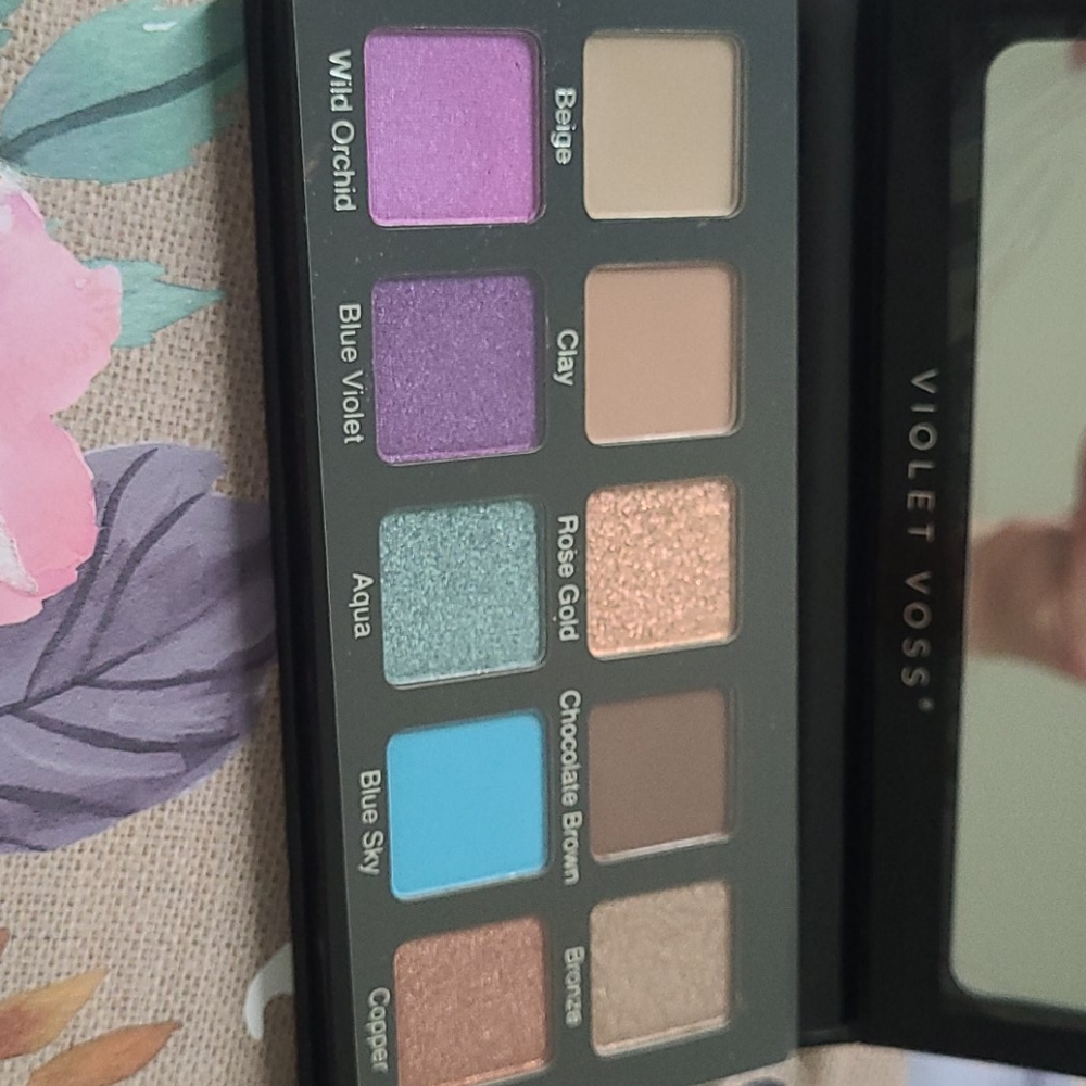 Violet Ross Eyeshadow Palette